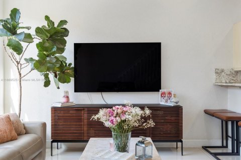 Adosado en venta en Pembroke Pines, Florida, 2 dormitorios, 144.93 m2 № 1979460 - foto 15