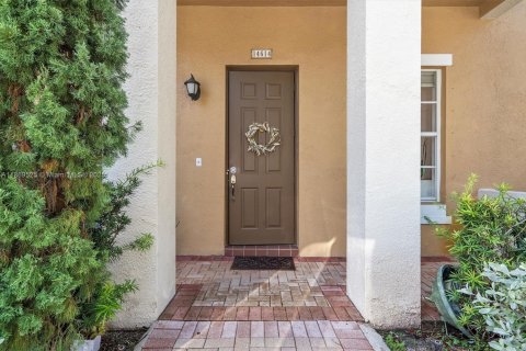 Adosado en venta en Pembroke Pines, Florida, 2 dormitorios, 144.93 m2 № 1979460 - foto 3