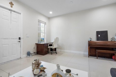 Adosado en venta en Pembroke Pines, Florida, 2 dormitorios, 144.93 m2 № 1979460 - foto 8