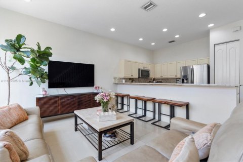 Adosado en venta en Pembroke Pines, Florida, 2 dormitorios, 144.93 m2 № 1979460 - foto 12