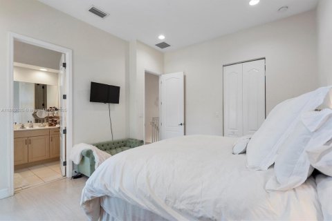 Adosado en venta en Pembroke Pines, Florida, 2 dormitorios, 144.93 m2 № 1979460 - foto 30