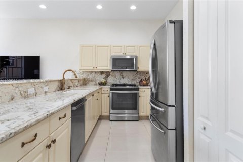 Adosado en venta en Pembroke Pines, Florida, 2 dormitorios, 144.93 m2 № 1979460 - foto 18