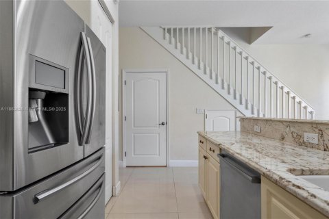 Adosado en venta en Pembroke Pines, Florida, 2 dormitorios, 144.93 m2 № 1979460 - foto 23