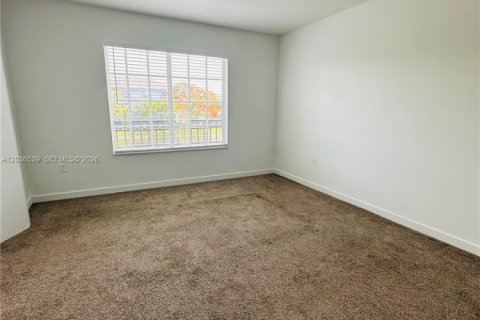 Снять в аренду таунхаус в Лодерхилл, Флорида 2 спальни, 104.05м2, № 2084461 - фото 7