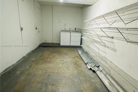 Снять в аренду таунхаус в Лодерхилл, Флорида 2 спальни, 104.05м2, № 2084461 - фото 15