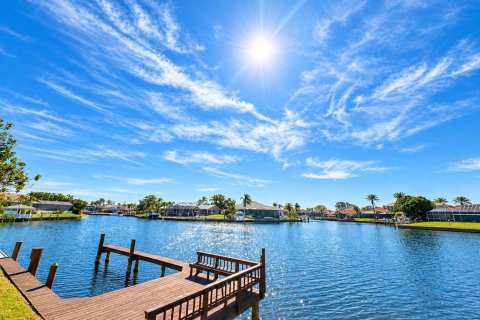 Casa en Tampa, Florida 3 dormitorios, 213.86 m2 № 2378124
