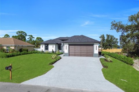 Casa en venta en Lehigh Acres, Florida, 3 dormitorios № 1983710 - foto 1