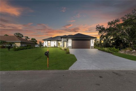 Casa en venta en Lehigh Acres, Florida, 3 dormitorios № 1983710 - foto 4