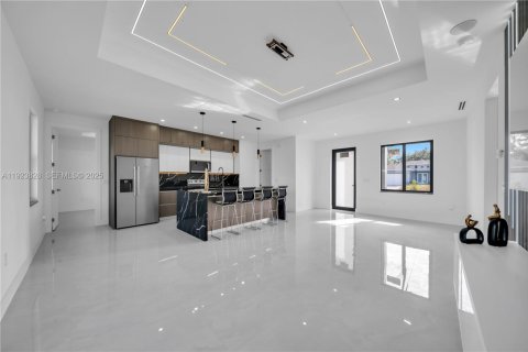 Casa en venta en Lehigh Acres, Florida, 3 dormitorios № 1983710 - foto 13