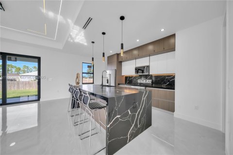 Casa en venta en Lehigh Acres, Florida, 3 dormitorios № 1983710 - foto 22