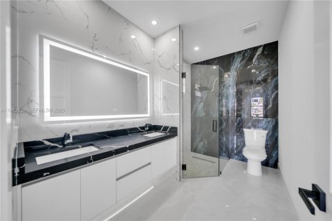 Casa en venta en Lehigh Acres, Florida, 3 dormitorios № 1983710 - foto 29