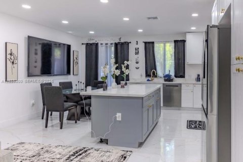 Купить виллу или дом в Майами, Флорида 3 спальни, 115.01м2, № 2046963 - фото 9