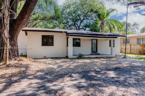 Купить виллу или дом в Майами, Флорида 3 спальни, 115.01м2, № 2046963 - фото 11