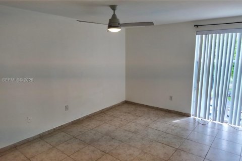Copropriété à louer à Sunny Isles Beach, Floride: 2 chambres, 82.87 m2 № 2361832 - photo 15