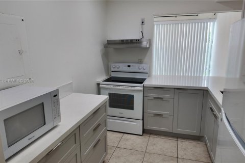 Condo à Sunny Isles Beach, Floride, 2 chambres  № 2361832