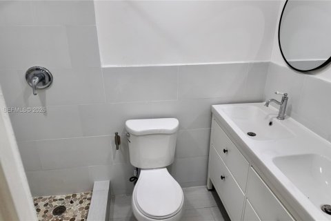 Copropriété à louer à Sunny Isles Beach, Floride: 2 chambres, 82.87 m2 № 2361832 - photo 14