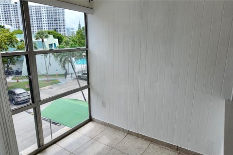Copropriété à louer à Sunny Isles Beach, Floride: 2 chambres, 82.87 m2 № 2361832 - photo 5