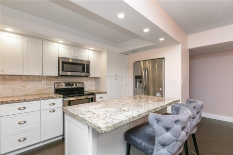 Condo in Aventura, Florida, 3 bedrooms  № 2015604 - photo 25