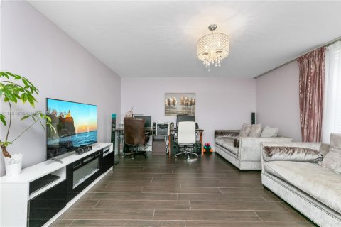 Condo in Aventura, Florida, 3 bedrooms  № 2015604 - photo 5