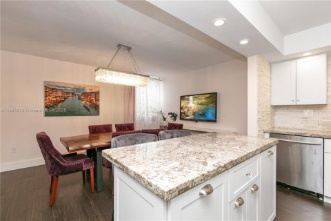 Condo in Aventura, Florida, 3 bedrooms  № 2015604 - photo 26