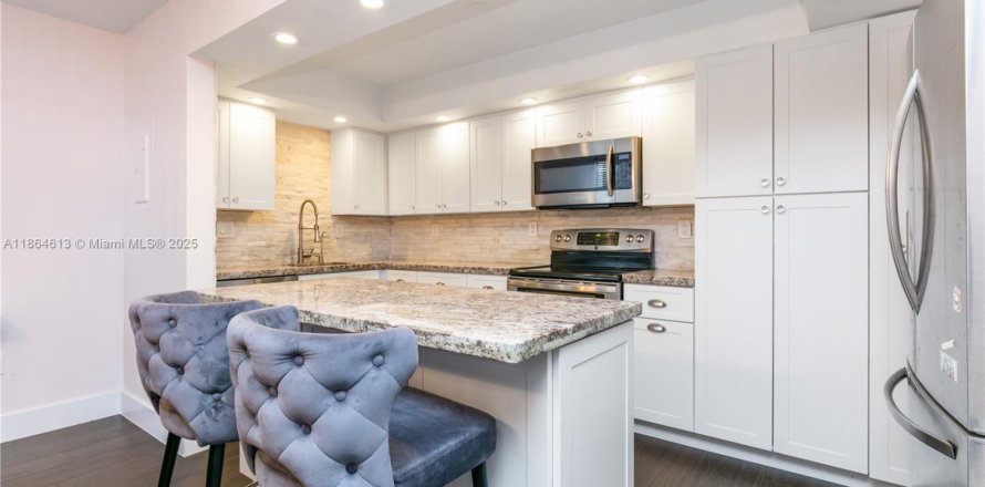 Condo in Aventura, Florida, 3 bedrooms  № 2015604