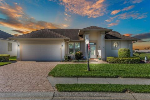 House in Lakeland, Florida 3 bedrooms, 156.35 sq.m. № 1894388 - photo 1
