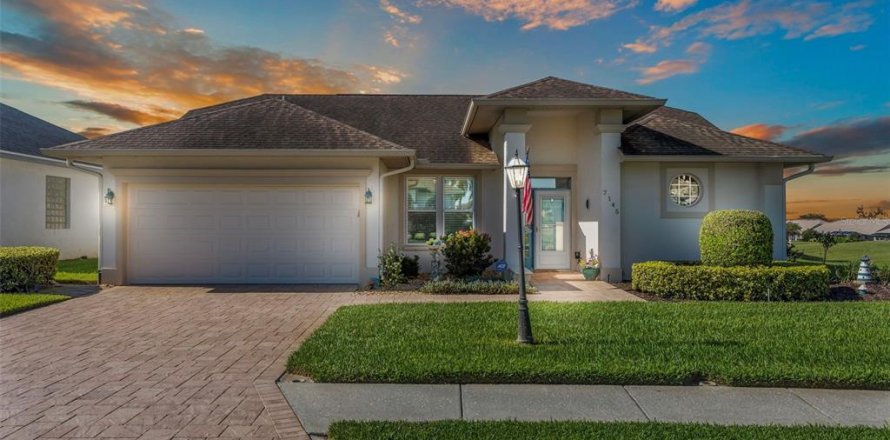 House in Lakeland, Florida 3 bedrooms, 156.35 sq.m. № 1894388