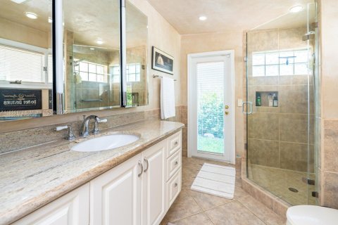 Снять в аренду виллу или дом в Форт-Лодердейл, Флорида 3 спальни, 157.93м2, № 2050069 - фото 24