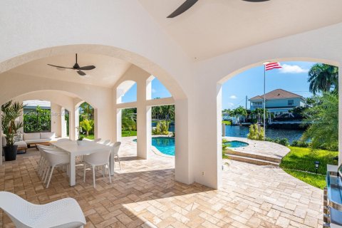 Снять в аренду виллу или дом в Форт-Лодердейл, Флорида 3 спальни, 157.93м2, № 2050069 - фото 5