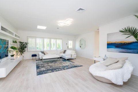 Снять в аренду виллу или дом в Форт-Лодердейл, Флорида 3 спальни, 157.93м2, № 2050069 - фото 12