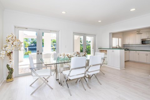 Снять в аренду виллу или дом в Форт-Лодердейл, Флорида 3 спальни, 157.93м2, № 2050069 - фото 16