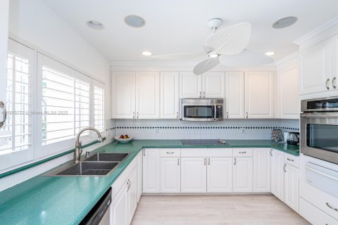 Снять в аренду виллу или дом в Форт-Лодердейл, Флорида 3 спальни, 157.93м2, № 2050069 - фото 19