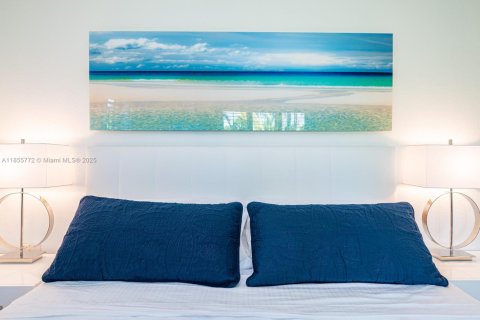 Снять в аренду виллу или дом в Форт-Лодердейл, Флорида 3 спальни, 157.93м2, № 2050069 - фото 26