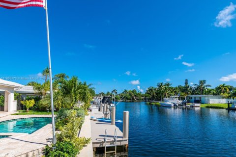 Снять в аренду виллу или дом в Форт-Лодердейл, Флорида 3 спальни, 157.93м2, № 2050069 - фото 6