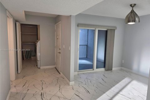 Condominio en venta en Tamarac, Florida, 2 dormitorios, 164.62 m2 № 1947200 - foto 18