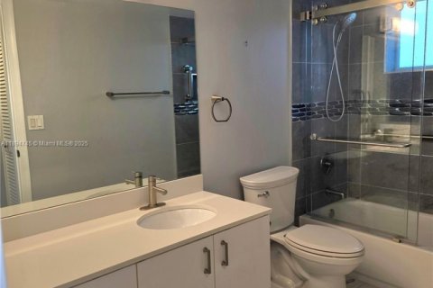 Condominio en venta en Tamarac, Florida, 2 dormitorios, 164.62 m2 № 1947200 - foto 17