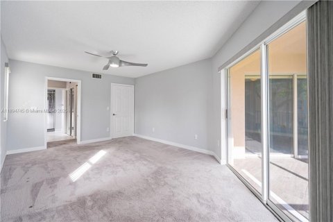 Condominio en venta en Tamarac, Florida, 2 dormitorios, 164.62 m2 № 1947200 - foto 11
