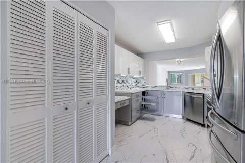 Condominio en venta en Tamarac, Florida, 2 dormitorios, 164.62 m2 № 1947200 - foto 8