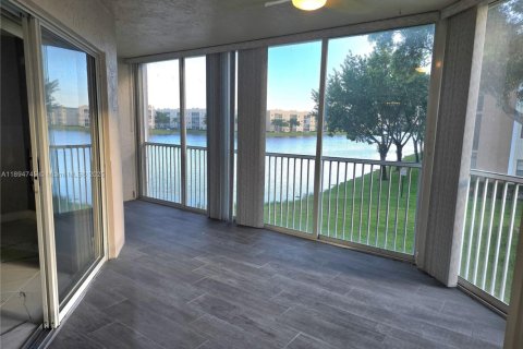 Condominio en venta en Tamarac, Florida, 2 dormitorios, 164.62 m2 № 1947200 - foto 22