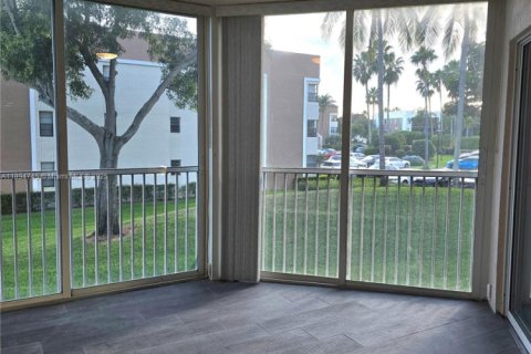 Condominio en venta en Tamarac, Florida, 2 dormitorios, 164.62 m2 № 1947200 - foto 21