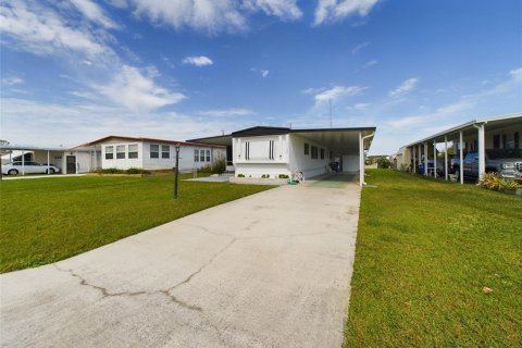 Apartment in Sebring, Florida 2 bedrooms, 90.02 sq.m. № 2345607