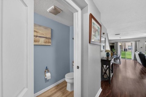 Townhouse in Tampa, Florida 2 bedrooms, 126.72 sq.m. № 2199377 - photo 19