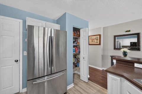 Townhouse in Tampa, Florida 2 bedrooms, 126.72 sq.m. № 2199377 - photo 13