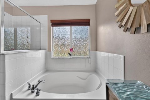 Townhouse in Tampa, Florida 2 bedrooms, 126.72 sq.m. № 2199377 - photo 30