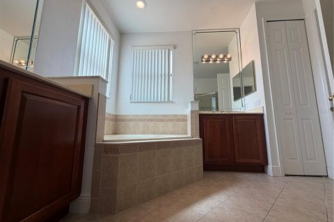 Villa ou maison à vendre à Kissimmee, Floride: 5 chambres, 339.19 m2 № 2408407 - photo 28