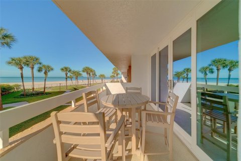 Condo in Redington Shores, Florida, 2 bedrooms  № 2212644 - photo 12
