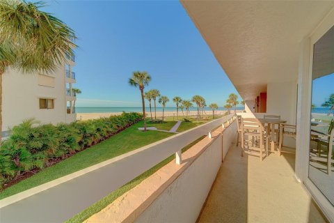 Condo in Redington Shores, Florida, 2 bedrooms  № 2212644 - photo 11