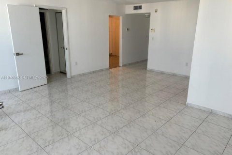 Снять в аренду квартиру в Авентура, Флорида 2 спальни, 99.68м2, № 2003478 - фото 10