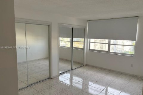 Снять в аренду квартиру в Авентура, Флорида 2 спальни, 99.68м2, № 2003478 - фото 4