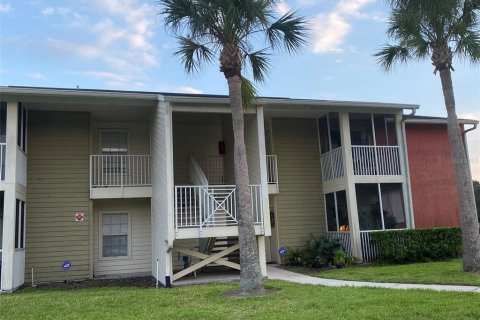Appartement à louer à Brandon, Floride: 2 chambres, 85.1 m2 № 1919383 - photo 1